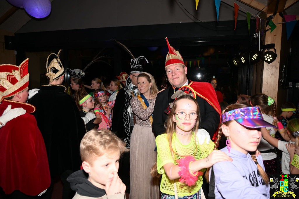 ../Images/Jeugddisco Glow in the Dark 048.jpg